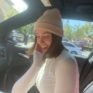 Meet your Posher, Chloe